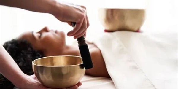 Soin déstressant et énergisant avec les bols Tibétains